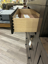 Load image into Gallery viewer, Prescott Country Elegance Bedroom Collection