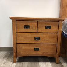 Load image into Gallery viewer, Mansion Poster Bed Collection