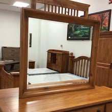 Load image into Gallery viewer, Mansion Poster Bed Collection