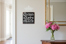 Load image into Gallery viewer, When the Queen is Happy Vignette