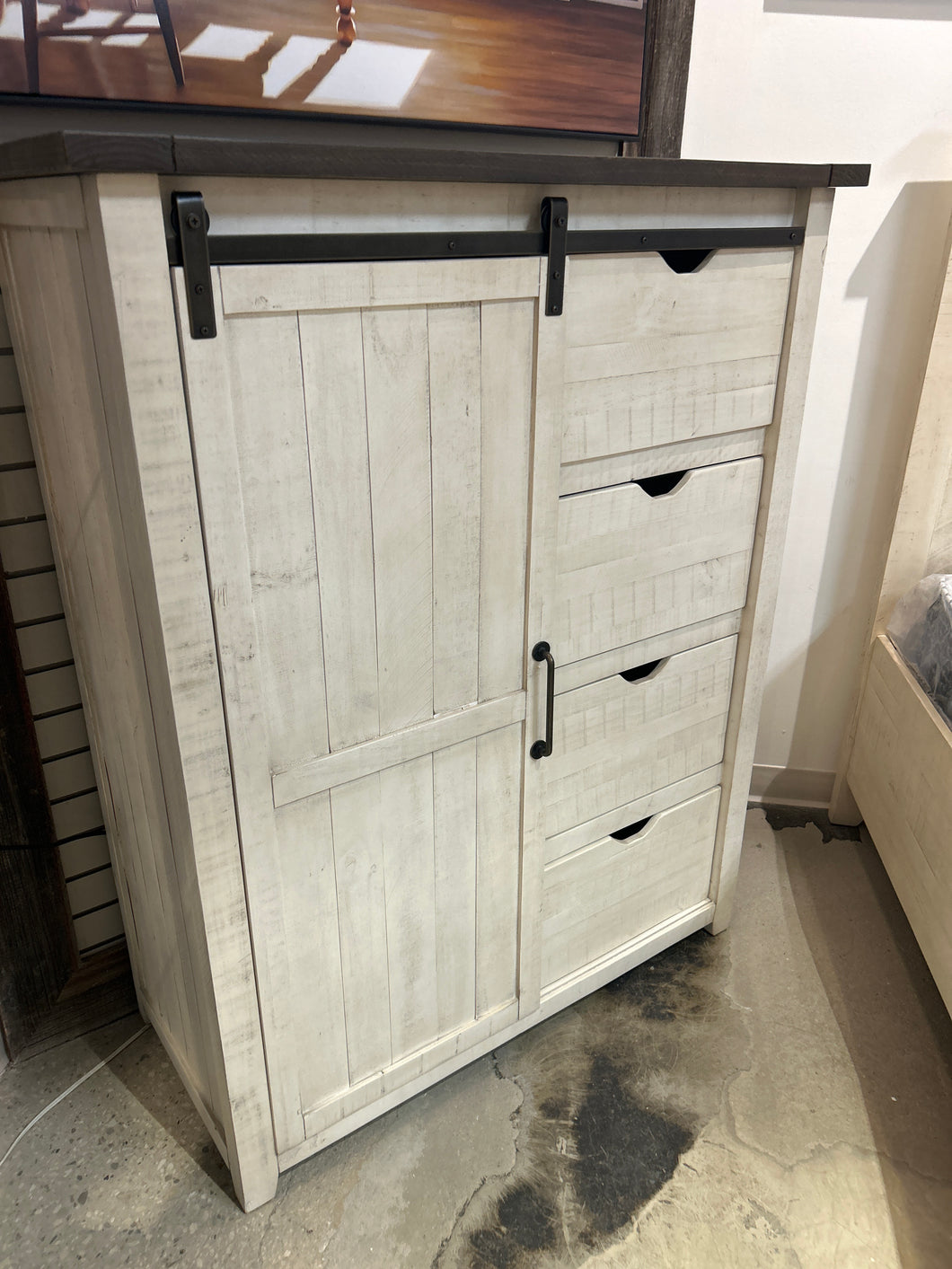 Creekside Over Size Door Drawer Chest